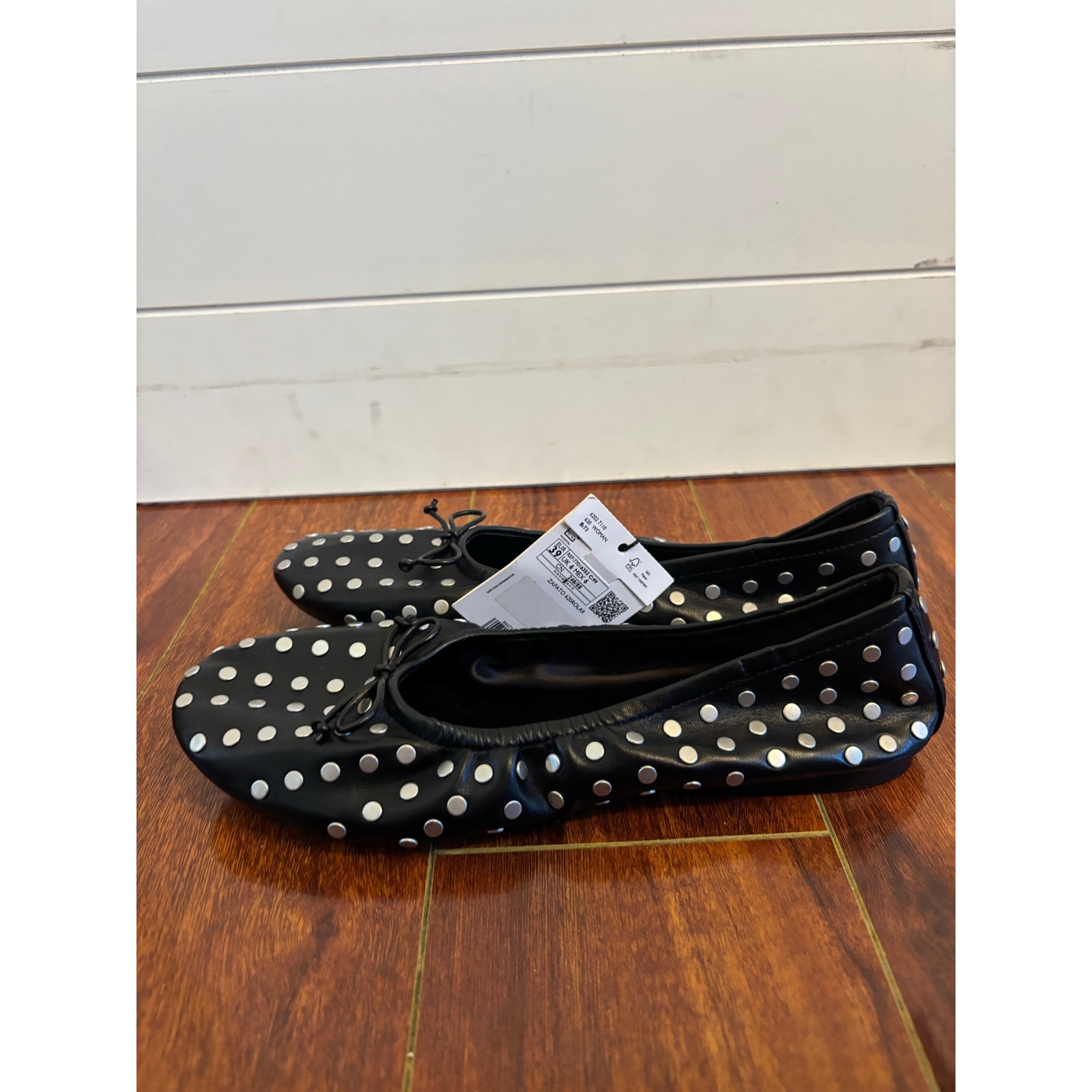 Mango Mng Women’s Studded Black Ballet Flats Size 8.5 Nwob — image 3 of 7